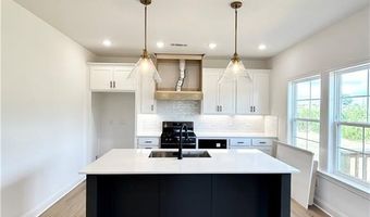 10 Briscoe Ln, Bella Vista, AR 72715