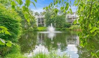 20593 CORNSTALK Ter 101, Ashburn, VA 20147
