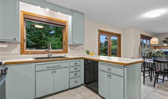 14386 Ebony Ln, Apple Valley, MN 55124