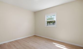 1074 S James Rd, Columbus, OH 43227