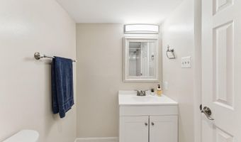 3376 WOODBURN Rd 23, Annandale, VA 22003