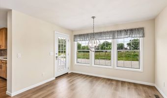 7368 BERWICK Dr 8, Ankeny, IA 50021