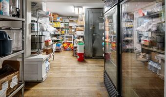688 E Bay Ave, Barnegat, NJ 08005