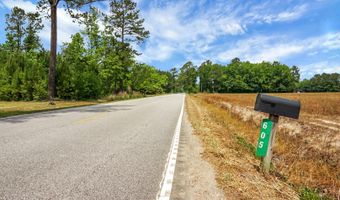 605 Country Club Rd, Andrews, SC 29510