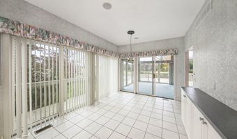 1989 Stonebridge Dr N, Ann Arbor, MI 48108