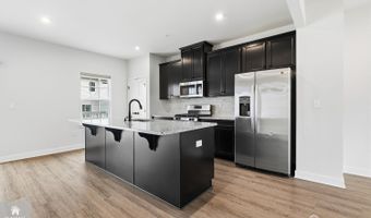 19 Kiln Dr 219, Aberdeen, NJ 07721