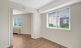 5340 HOLMES RUN Pkwy 516, Alexandria, VA 22304