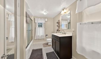 85 Cherry Hill Rd, Branford, CT 06405