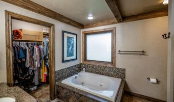 9463 SW Lois Rd, Andover, KS 67002