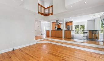 90 Red Hill Rd, Branford, CT 06405