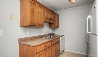 703 Meadow Pl, Ames, IA 50010