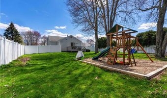3 Mallory Ct, Bristol, RI 02809
