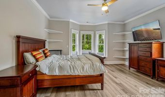 611 E 37th St, Charlotte, NC 28205