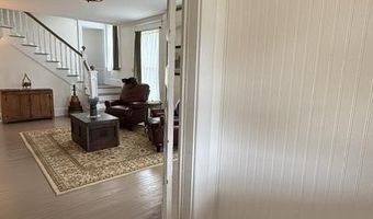51 Broadway St, Baileyville, ME 04694