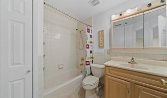 10 Morley Ct, Albertson, NY 11507