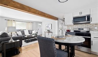 17 Loring St, Cranston, RI 02920