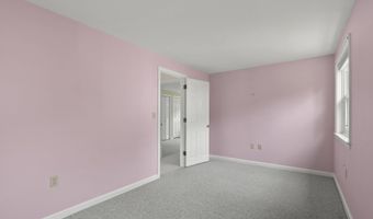 18 Harbor Hill Dr, Bourne, MA 02532