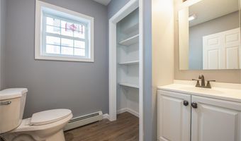 27 Drummond St, Auburn, ME 04210