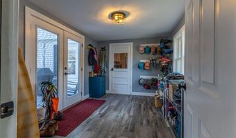 28 Mountainview Ave, Bangor, ME 04401