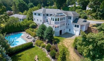 21 Crestwood Rd, Warwick, RI 02886