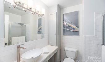 24 Woodcrest Rd, Asheville, NC 28804