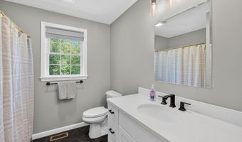 47 Chestnut Dr, Allenstown, NH 03275