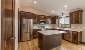 4825 Chainview Dr NW, Alexandria, MN 56308