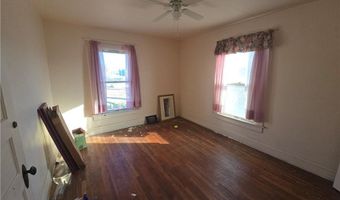 121 N 10th St, Atchison, KS 66002