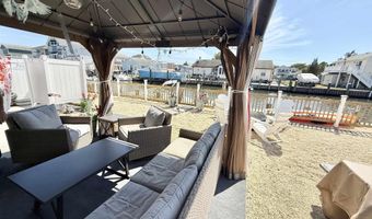 210 Fernwood Dr, Bayville, NJ 08721