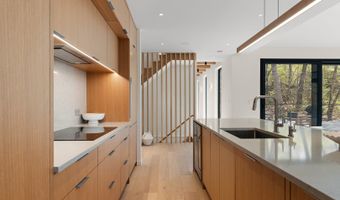 111 E Neptune Ave, Beverly Shores, IN 46301