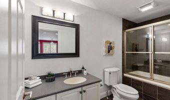 11 Swan Ln 11, Andover, MA 01810
