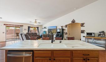 566 W COBBLESTONE Ct, Casa Grande, AZ 85122