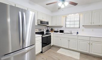 1402 Pineland Dr, Bainbridge, GA 39819