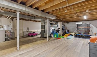 16 Flynn Ave, Cranston, RI 02920