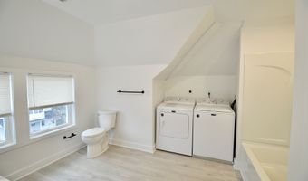 21 Nichols St, Ansonia, CT 06401