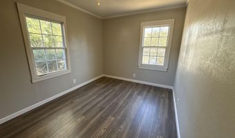 32 Slate St, Atmore, AL 36502