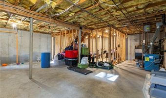 16 Karen Dr, Hopkinton, RI 02832