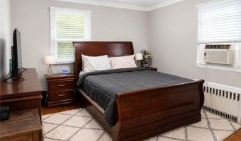 52 Tiffany St, North Providence, RI 02904