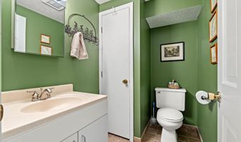 12 Magazine St, Bedford, NH 03110