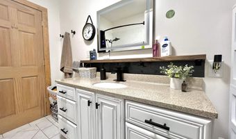 906 Locust St, Atlantic, IA 50022