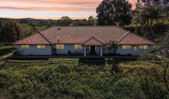 707 S Live Oak Park Rd, Fallbrook, CA 92028