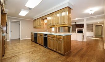 521 W CROSS St, Benton, AR 72015