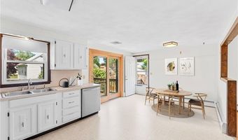 71 Plymouth St, Cranston, RI 02920