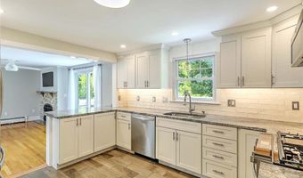 15 LAFAYETTE Rd, Barrington, RI 02806