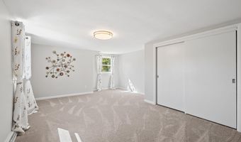 3313 S WEBSTER Ave, Allouez, WI 54301