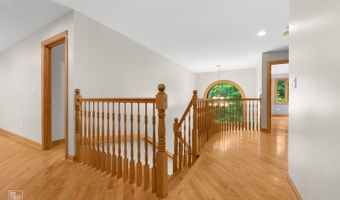 1017 E Red Oak St, Addison, IL 60101