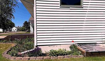 22 Dogwood Blvd, Babbitt, MN 55706