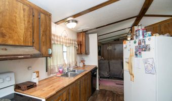 941 E Clayton Rd, Alderson, WV 24910