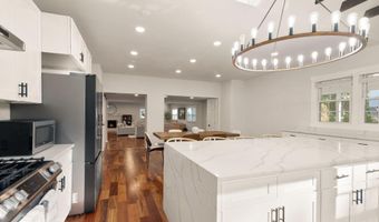 7324 AUBURN St, Annandale, VA 22003