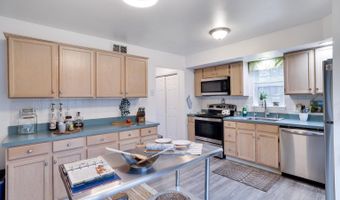 299 Scenic Dr, Blakeslee, PA 18610